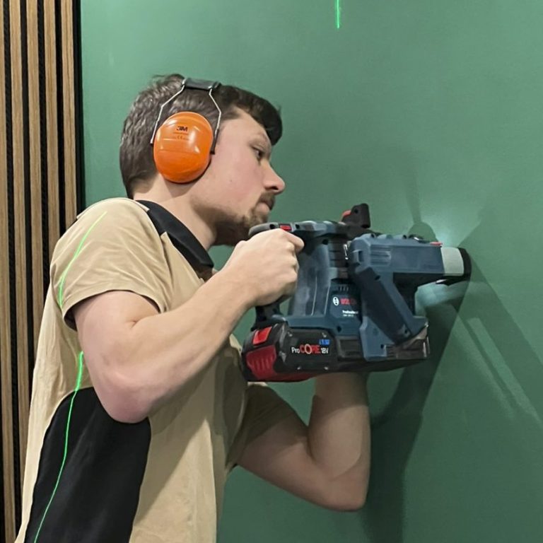 Das Projekt wird bei dem Kunden angeliefert und montiert.